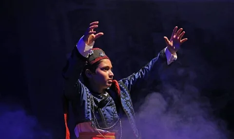 Karşıyaka Belediyesi'nden Gençlere Ücretsiz Halk Dansları Kursu Fırsatı