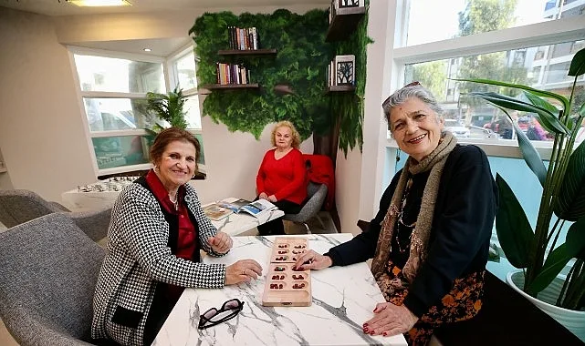 Karşıyaka'da Emekli Yaka, İleri Yaş Vatandaşların Yeni Sosyal Merkezi