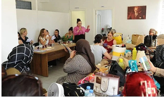 Karşıyaka'daki Kadın Danışma Merkezleri 900 Kadına Ulaştı, Destek Sürüyor
