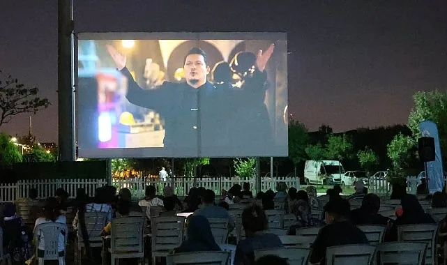 Kartepe'de Açık Hava Sinema Geceleri 'Kardeş Takımı 3' İle Devam Etti