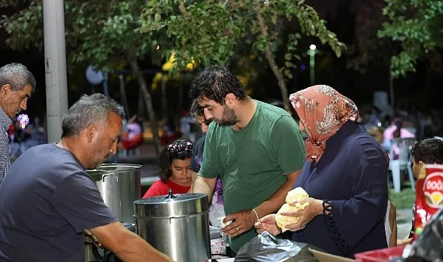 Kartepe'de Yaz Akşamları Açık Hava Sinema Geceleriyle Coşkuyla Devam Ediyor