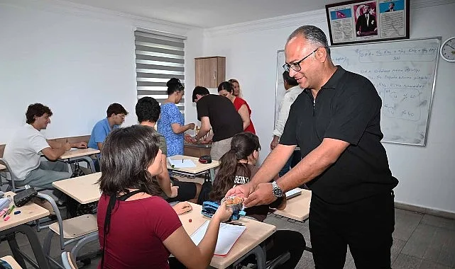 Kemer'de Üniversite Adaylarına Tatlı Destek: Motivasyon Artırıldı