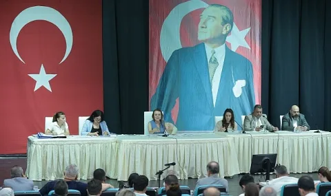 Konak'ta Yeni Park ve Hizmet Binası Müjdesi: Meclisten Önemli Kararlar