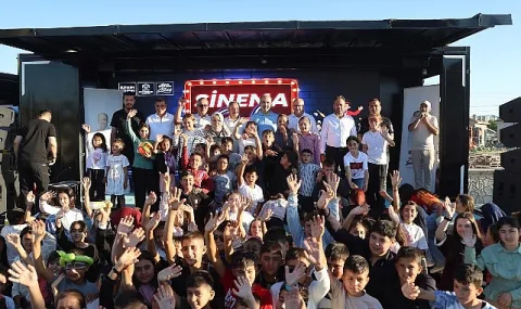 Konya Büyükşehir'den 100 Mahalleye Sinema ve Çocuk Şenliği: 80 Bin Katılımcı