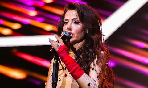 Lara, Kuzey Kıbrıs Konserinde Sağlık Süreci ve Yeni Şarkısını Paylaştı