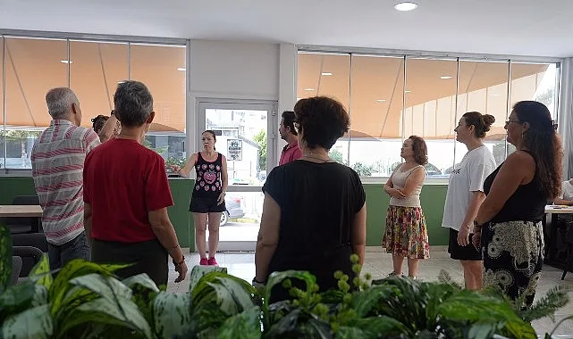 Maltepe Bağlarbaşı Emekli Dayanışma Evi'nde Tiyatro Coşkusu