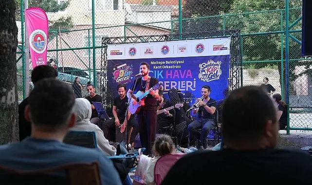 Maltepe'de Parklarda Müzik Ziyafeti: Kent Orkestrası Sahnedeydi
