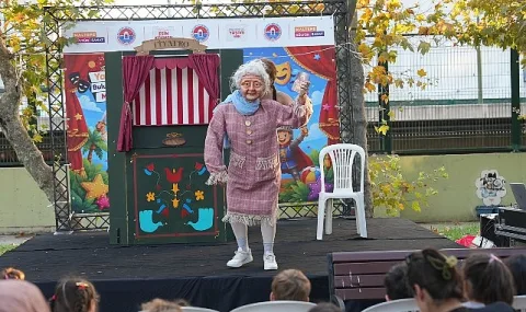 Maltepe'de Yaz Akşamları Tiyatro ve Konserlerle Sanat Dolu Geçiyor