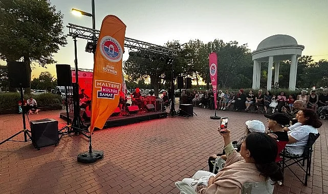 Maltepe Süreyya Plajı Yaz Dinletileri Coşkuyla Devam Ediyor