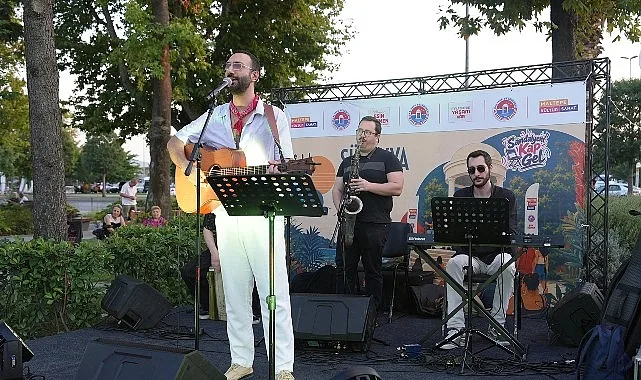 Maltepe Süreyya Plajı Yaz Dinletileri Müzikseverleri Coşturdu
