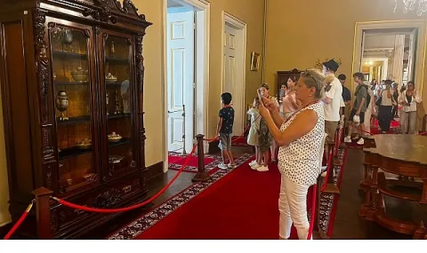 Maltepeliler Dolmabahçe Sarayı'nda Osmanlı ve Cumhuriyet İzlerini Takip Etti