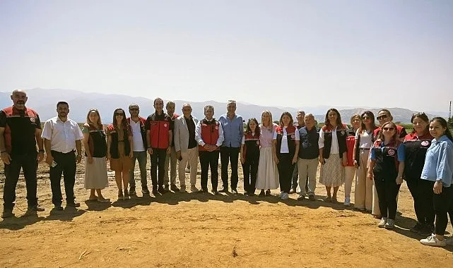 Ödemişli Üreticilere Kışlık Sebze Üretimi İçin Kapsamlı Fide Desteği