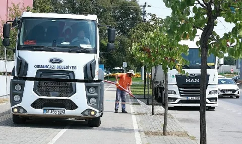 Osmangazi Belediyesi'nden Yeşil Alanlara Sıcak Havalarda Can Suyu Desteği