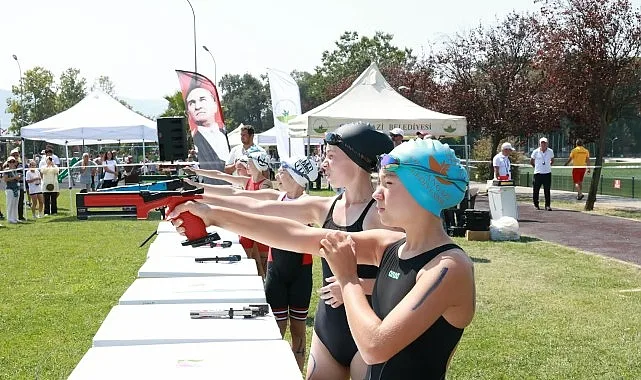Osmangazi'de Triathle Coşkusu: Sporcular Kıyasıya Yarıştı