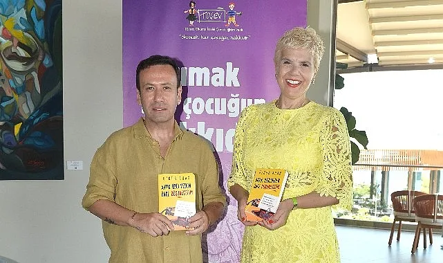 Özgür Aras'ın 'Artık Üzülmeden Önce Düşüneceğim' Kitabı Yeni Baskısını Kutladı