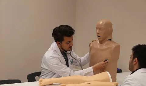 Prof. Dr. Sur: Geleceğin Doktorları Mühendislik Bilgisiyle Donanmalı