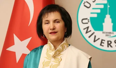 Rektör Güngör'den Adaylara 'Mezuna Kalmayın, Üniversiteye Başlayın' Çağrısı