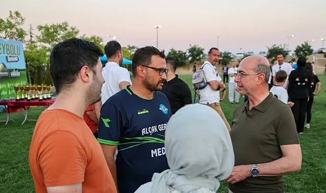 Selçuklu Çim Voleybolu Turnuvası Kıyasıya Mücadelelerle Tamamlandı