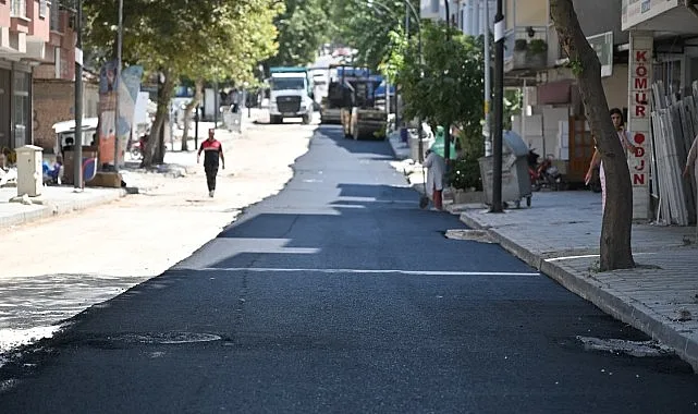 Soma Turgutalp Mahallesi, İlk Sıcak Asfalt Çalışmasıyla Yenileniyor