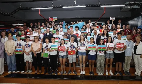Türk Dünyası'nın Genç Uzay Kaşifleri İzmir'de Bir Araya Geldi