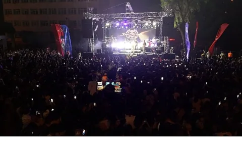 Aydın'ın Kurtuluş Coşkusu Söke'de Binlerce Vatandaşı Buluşturdu