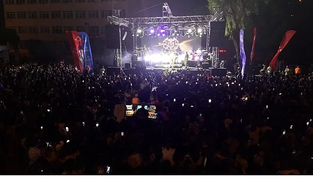 Aydın'ın Kurtuluş Coşkusu Söke'de Binlerce Vatandaşı Buluşturdu