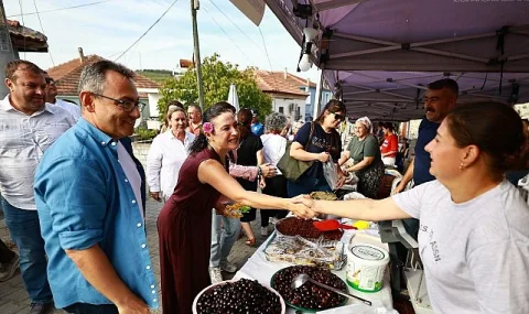 Efes Selçuk Gökçealan Osmancık Üzüm Şenliği Yoğun İlgi Gördü