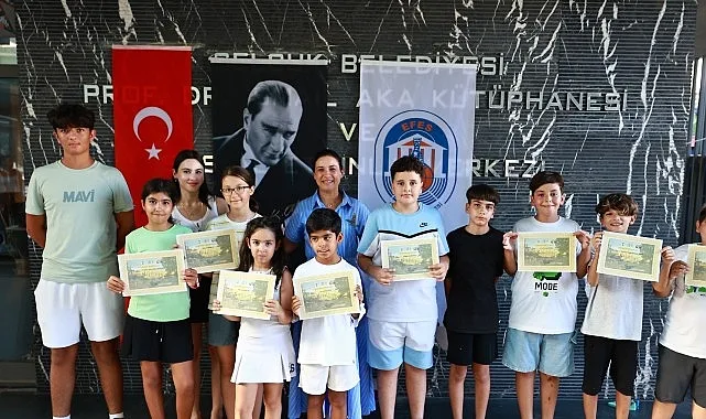 Efes Selçuklu Çocuklar Robotik Kodlama Yaz Okulu Sertifikalarını Aldı