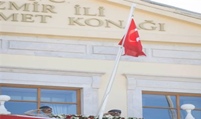 İzmir'in Kurtuluşunun 104. Yılı Süvari Birlikleri Töreniyle Kutlandı