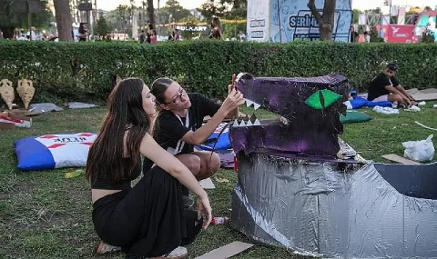 Karton Tekne Yarışması İzmir Fuarı'nda Gençlerin Yaratıcılığını Sergiledi