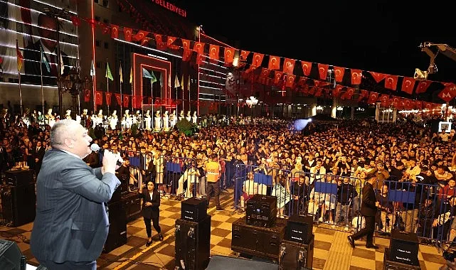 Keçiören'de 30 Ağustos Zafer Bayramı Kutlamaları Kalaba Meydanı'nı Doldurdu