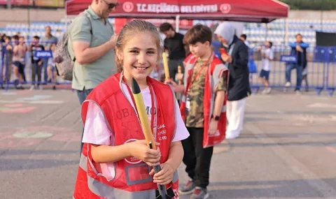 Keçiören'de Model Roket Şenliği: Gençler Bilimle Geleceğe Uçtu