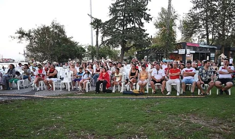 Kemer, A Milli Kadın Voleybol Takımı'nın Avrupa Şampiyonluğunu Kutladı