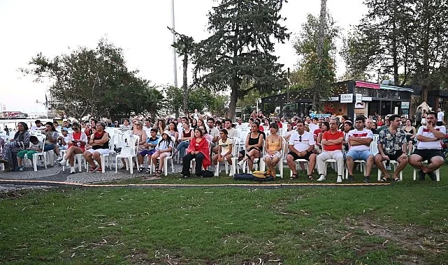 Kemer, A Milli Kadın Voleybol Takımı'nın Avrupa Şampiyonluğunu Kutladı