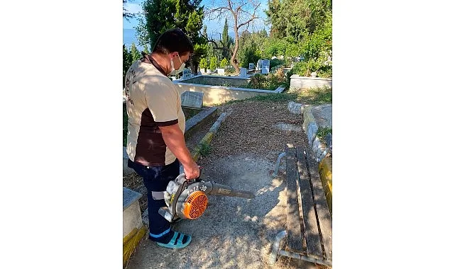 Kocaeli Büyükşehir Mezarlıklarda Kapsamlı Bakımı Aralıksız Sürdürüyor