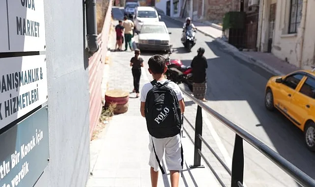 Konak Belediyesi, Yeni Eğitim Yılında Öğrencilere Çanta ve Kırtasiye Dağıttı