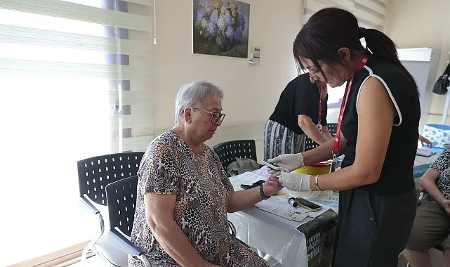 Konak İleri Yaş Merkezi'nde Halk Sağlığı Haftası Kapsamında Ücretsiz Tarama