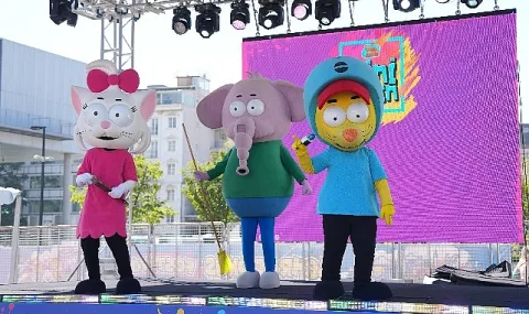 Kral Şakir'in 10. Yıl Festivali Galataport'ta Coşkulu Bir Finalle Sona Erdi