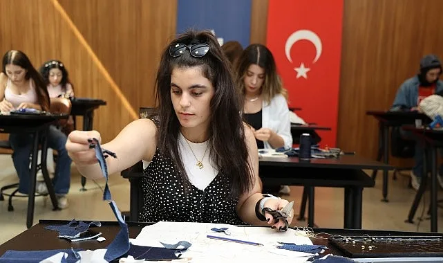 Moda Akademisi Atölyeleriyle Yaratıcılık ve Tasarım Gelişiyor