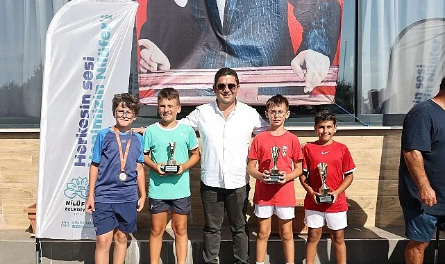 Nilüfer'de 30 Ağustos Zafer Bayramı Tenis Turnuvası Başarıyla Tamamlandı