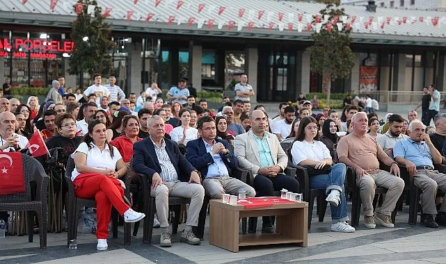 Osmangazi Meydanı'nda Filenin Sultanları'nın Avrupa Şampiyonluğu Coşkusu