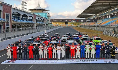 TOSFED İstanbul Park'ta Zafer Kupası Yarışları Nefes Kesti