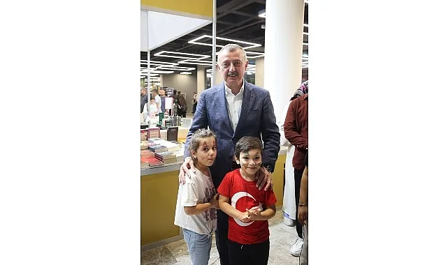 16. Kocaeli Kitap Fuarı'ndan Rekor Ziyaretçi Sayısı: Büyükakın Teşekkür Etti