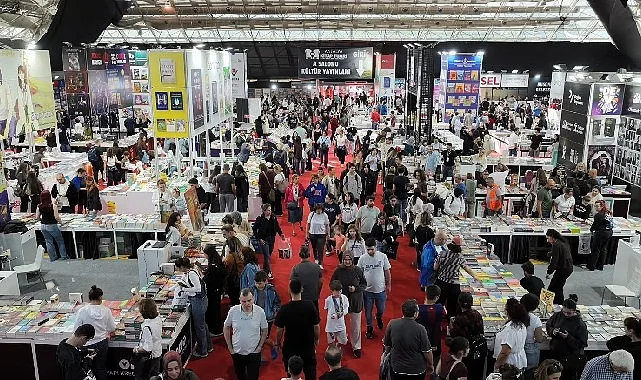 Antalya Kitap Fuarı İkinci Gününde Kitapseverlerden Büyük İlgi Gördü