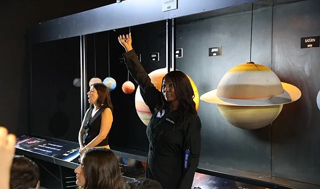 Astronot Aisha Bowe Çiğli'de Öğrencilerle Buluştu, Uzay Deneyimlerini Anlattı