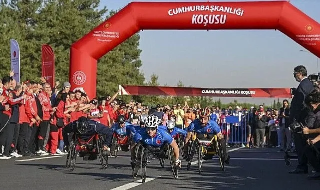 Bağcılar Engelliler Spor Kulübü, Cumhurbaşkanlığı Yarı Maratonu'na Damga Vurdu
