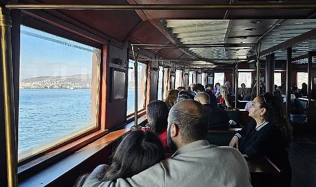 Bergama Vapuru ile İzmir Körfezi'nde tarih turu başladı