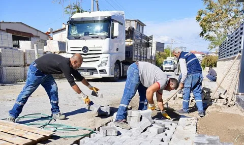 Burhaniye’de Yol ve Altyapı Çalışmaları Kesintisiz Sürüyor