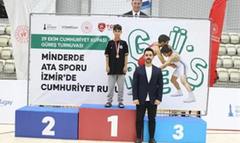 Cumhuriyet Bayramı'nda tatami ve minderde coşkulu mücadeleler