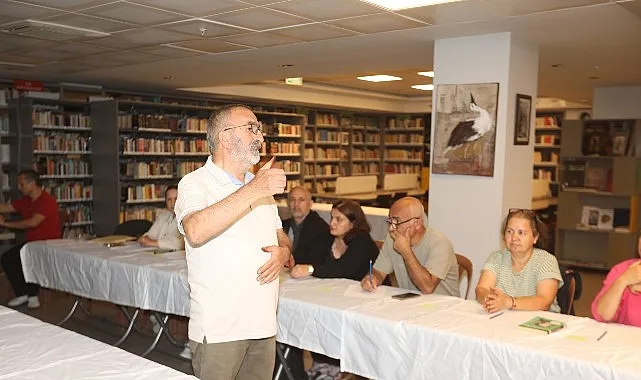 Efes Selçuk Kitap Topluluğu, İlk Etkinliğinde Kuyucaklı Yusuf'u Tartıştı